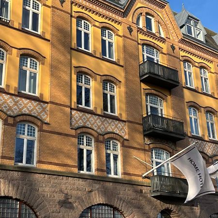 Home Hotel Norre Park Халмщад Екстериор снимка
