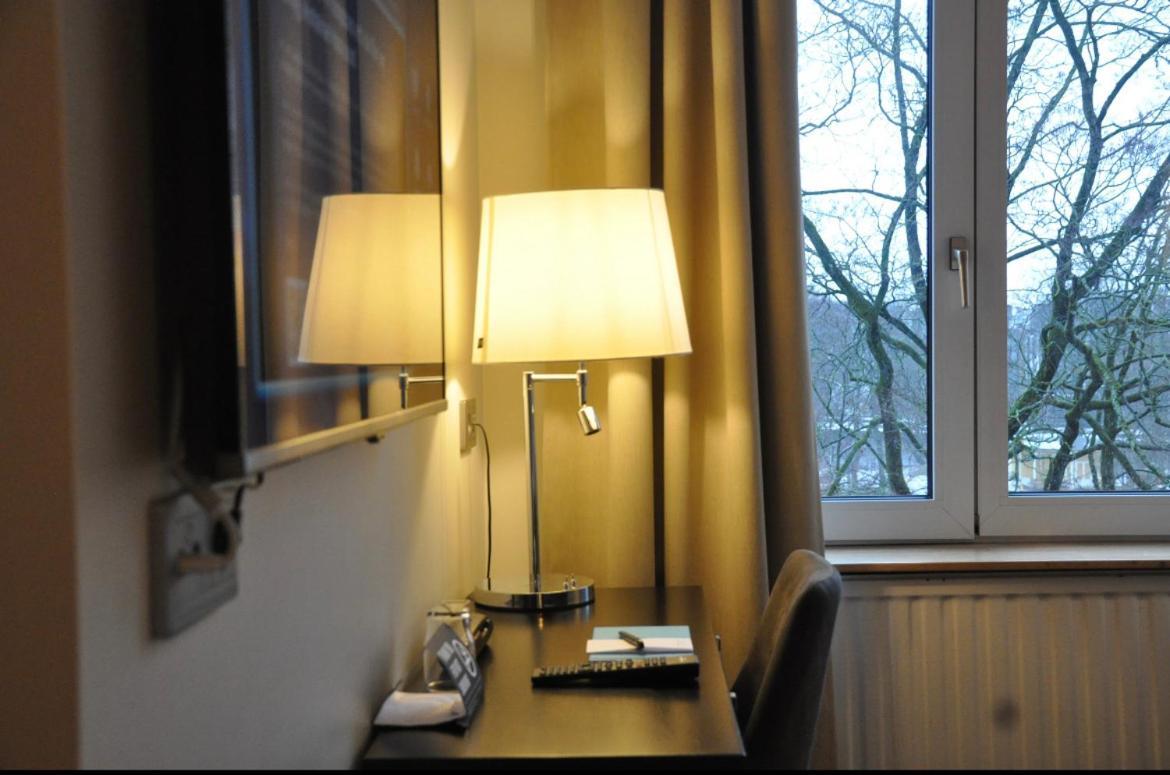 Home Hotel Norre Park Халмщад Екстериор снимка