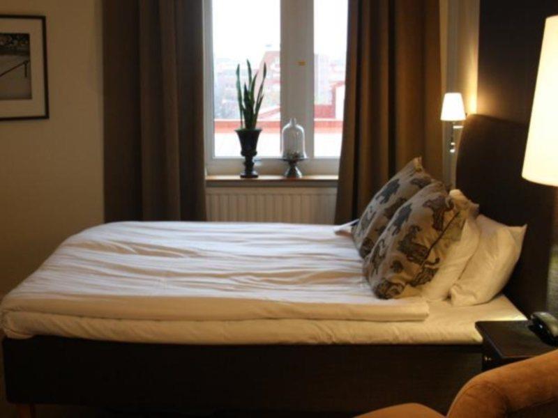 Home Hotel Norre Park Халмщад Екстериор снимка