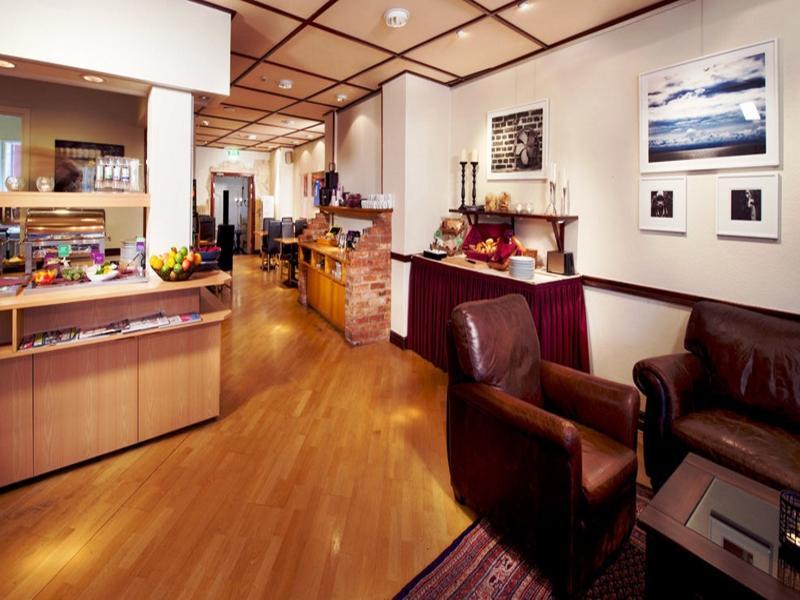 Home Hotel Norre Park Халмщад Екстериор снимка